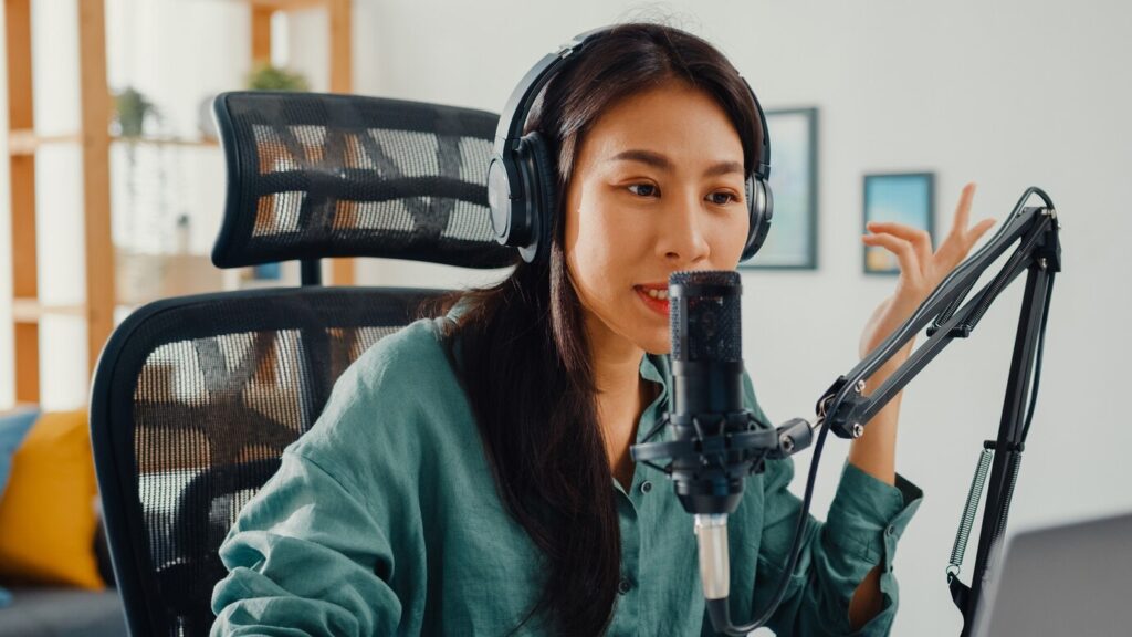 How to Warm Up Your Voice Before Recording: A Complete Guide to Vocal Health and Performance How to Warm Up Your Voice Before Recording: A Complete Guide to Vocal Health and Performance